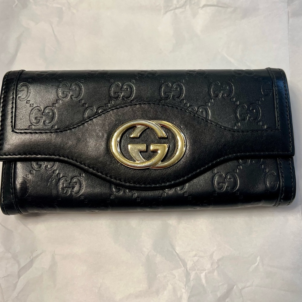 AUTHENTIC GUCCI LONG WALLET LEATHER